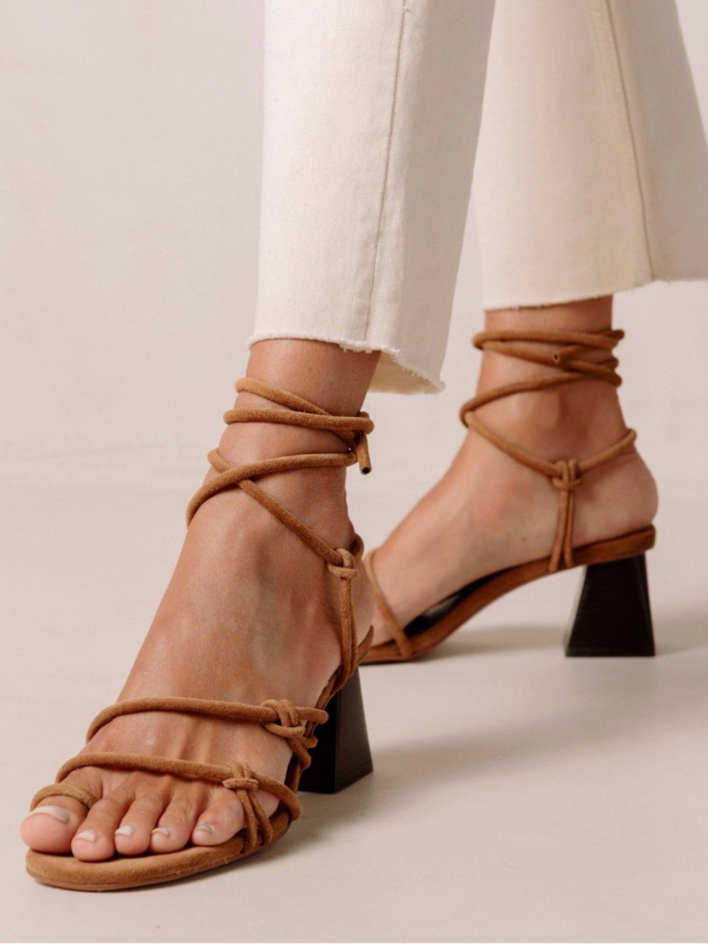 Alohas Goldie Sandal in Tan